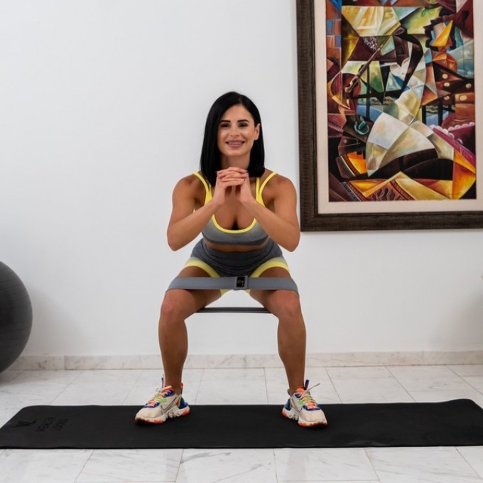 Wealth Looks Hip Bands